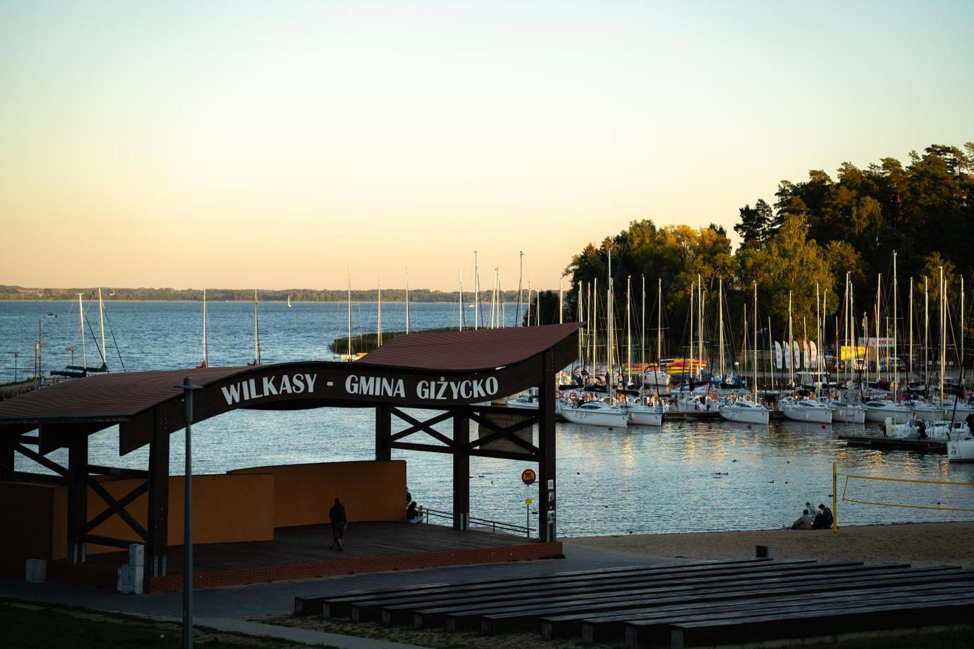 Yacht Apartments Wilkasy Buitenkant foto