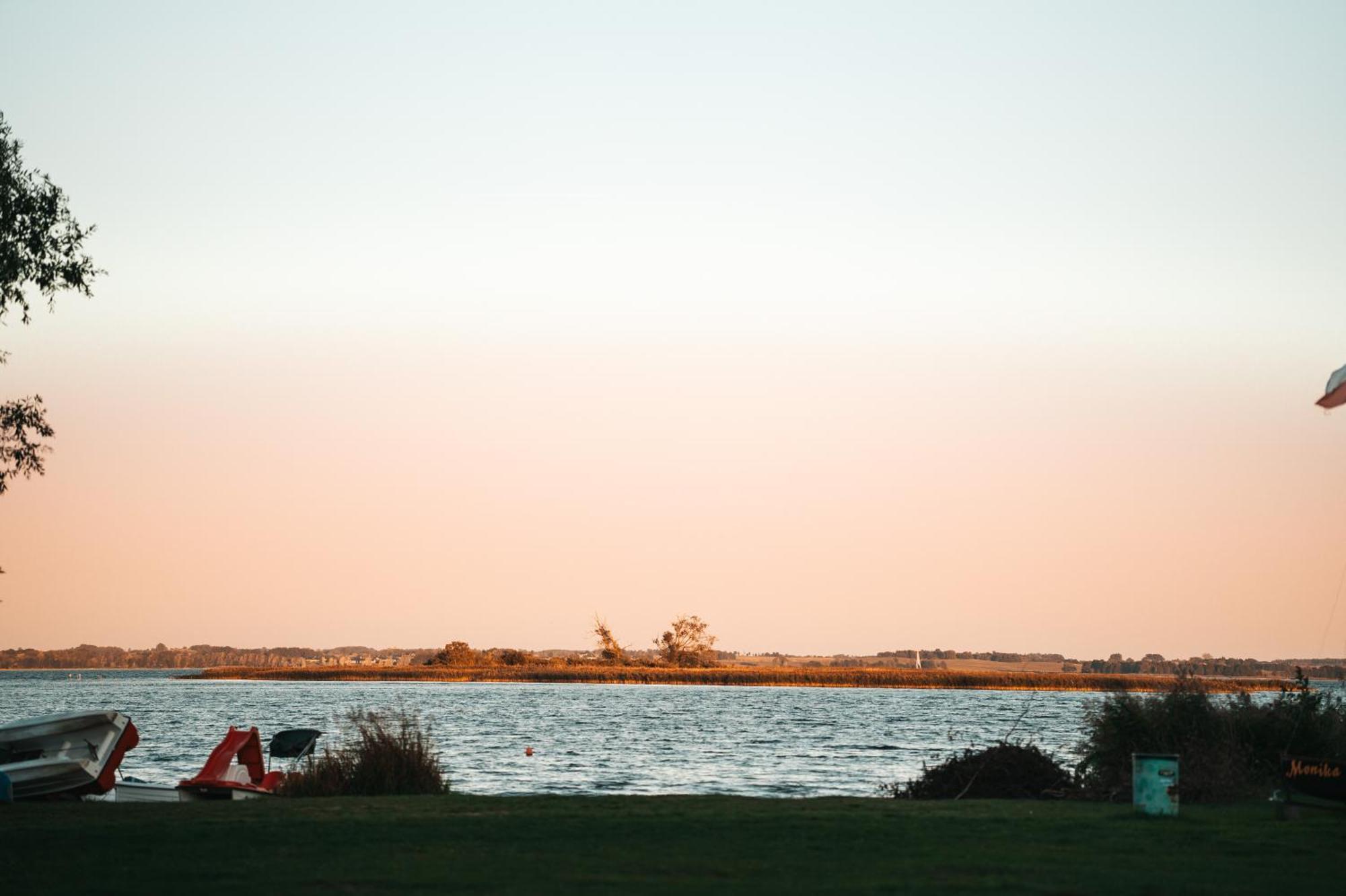 Yacht Apartments Wilkasy Buitenkant foto